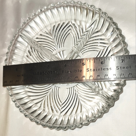 Vintage Indiana Glass round 3 part divided dish - Picture 7 of 8